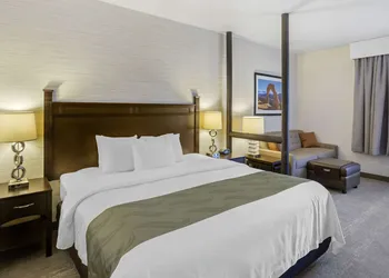 Quality Suites Moab near Arches National Park hotel thumbnail 8