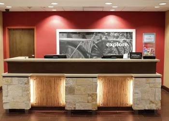 Hampton Inn Austin/Oak Hill hotel thumbnail 3
