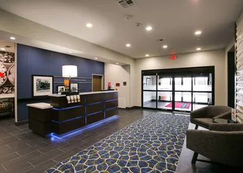 Hampton Inn & Suites Dallas/Ft. Worth Airport South hotel thumbnail 2