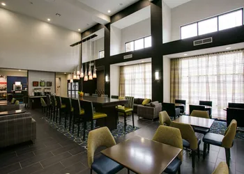 Hampton Inn & Suites Dallas/Ft. Worth Airport South hotel thumbnail 4