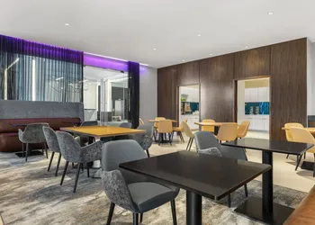 Residence Inn New York The Bronx At Metro Center Atrium hotel thumbnail 5