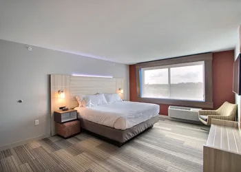 Holiday Inn Express & Suites Fond Du Lac by IHG hotel thumbnail 3