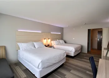Holiday Inn Express & Suites Fond Du Lac by IHG hotel thumbnail 5