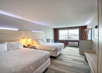 Holiday Inn Express & Suites Fond Du Lac by IHG hotel thumbnail 6
