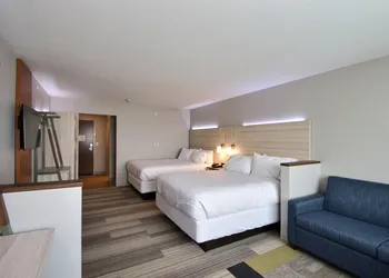 Holiday Inn Express & Suites Fond Du Lac by IHG hotel thumbnail 7