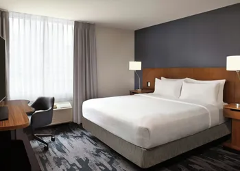 Fairfield Inn & Suites by Marriott Calgary Downtown hotel thumbnail 5