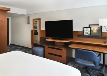 Fairfield Inn & Suites by Marriott Calgary Downtown hotel thumbnail 6