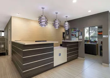 Best Western Plus Gardena Inn & Suites hotel thumbnail 4