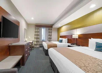 Best Western Plus Gardena Inn & Suites hotel thumbnail 6