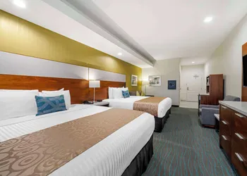 Best Western Plus Gardena Inn & Suites hotel thumbnail 7