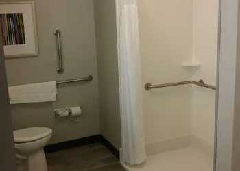 Holiday Inn Express & Suites Shippensburg by IHG hotel thumbnail 6