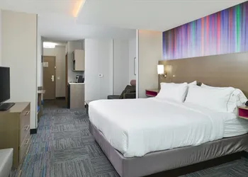 Holiday Inn Express & Suites Shippensburg by IHG hotel thumbnail 7