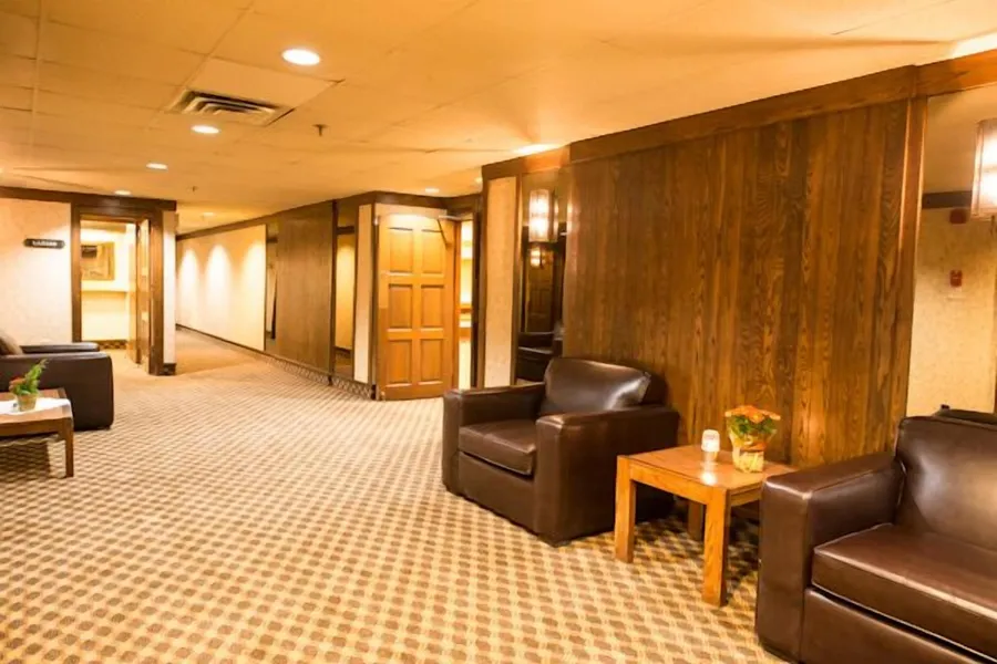 Travelodge by Wyndham Winnipeg Airport West hotel detail image 2