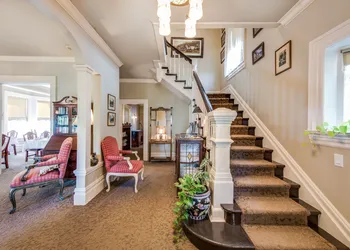 O Canada House hotel thumbnail 2