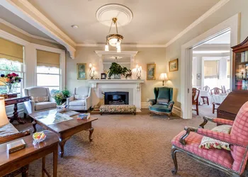 O Canada House hotel thumbnail 3