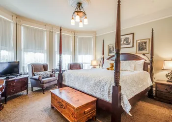 O Canada House hotel thumbnail 7
