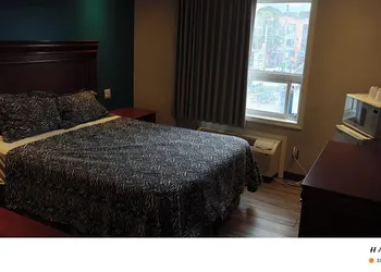 Queensway Motel hotel thumbnail 6