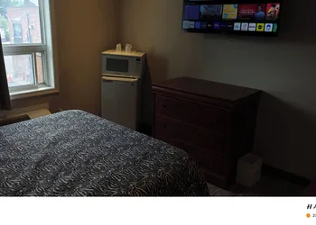 Queensway Motel hotel thumbnail 7