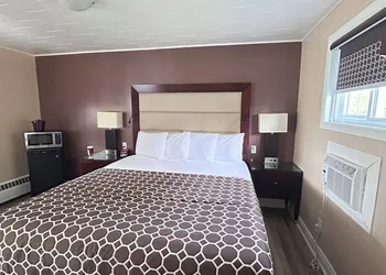 Roger's Motel hotel thumbnail 5