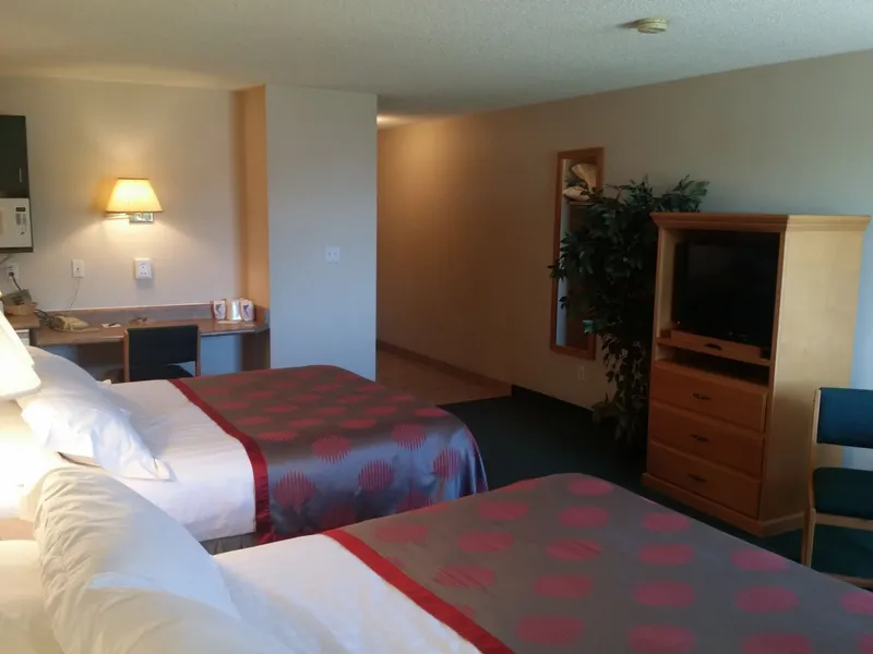 Tamarack Motor Inn hotel detail image 6