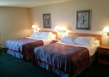 Tamarack Motor Inn hotel thumbnail 7