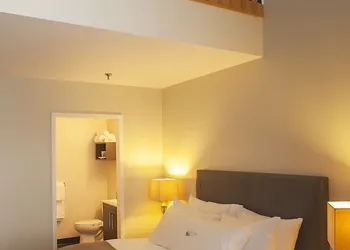 L'Auberge du Lac Saint-Pierre hotel thumbnail 7