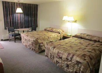 Chinook Motel hotel thumbnail 7