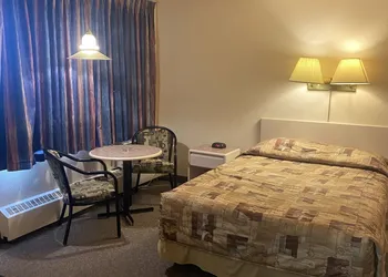Chinook Motel hotel thumbnail 8