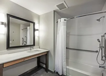 Holiday Inn Houston NE - Bush Airport Area by IHG hotel thumbnail 4