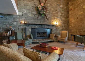 4 Seasons at Beech Mountain hotel thumbnail 3