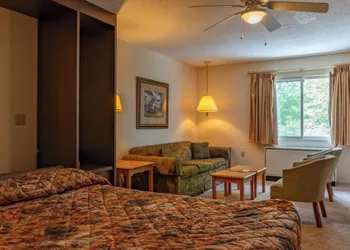 4 Seasons at Beech Mountain hotel thumbnail 8