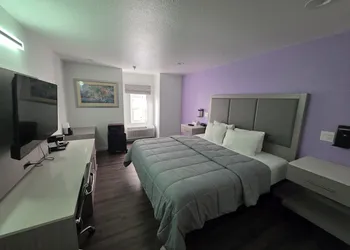 The Aqua Pacific Hotel hotel thumbnail 8