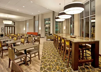 Hampton Inn & Suites Minneapolis / Downtown hotel thumbnail 5