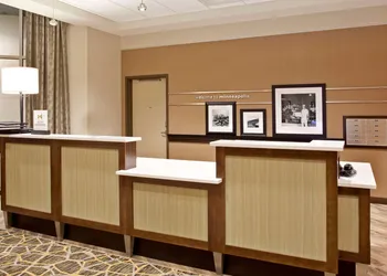 Hampton Inn & Suites Minneapolis / Downtown hotel thumbnail 6