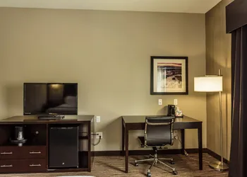 Holiday Inn Express Cheektowaga North East by IHG hotel thumbnail 3