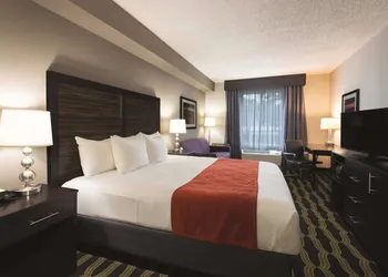 La Quinta Inn & Suites by Wyndham Lynchburg at Liberty Univ. hotel thumbnail 6