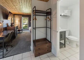 Tremont Lodge & Resort hotel thumbnail 2