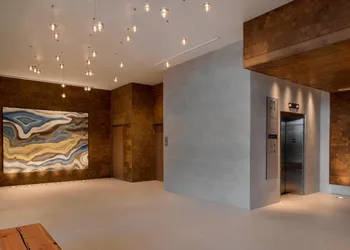 Buffalo Marriott at LECOM HARBORCENTER hotel thumbnail 2