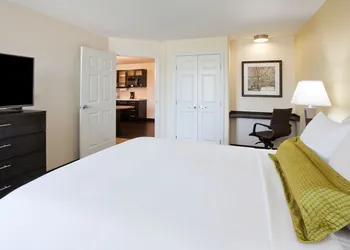 Candlewood Suites Dickinson ND by IHG hotel thumbnail 5