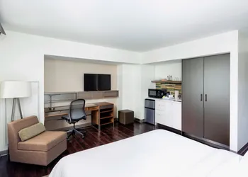 Element by Marriott, Boston Seaport District hotel thumbnail 6