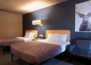 EasyStay Inn & Suites Fernie hotel thumbnail 3