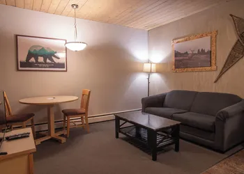 EasyStay Inn & Suites Fernie hotel thumbnail 6