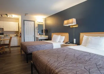 EasyStay Inn & Suites Fernie hotel thumbnail 7