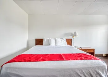 OYO Hotel San Antonio Lackland Air Force Base West hotel thumbnail 7