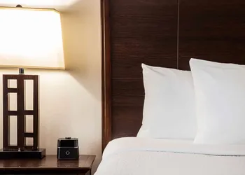 La Quinta Inn & Suites by Wyndham Inglewood hotel thumbnail 5