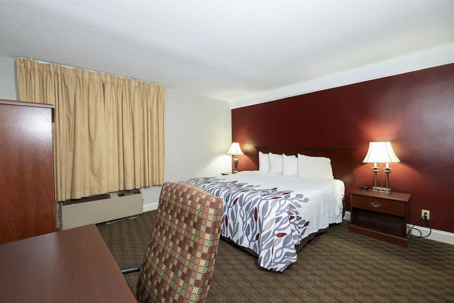 Red Roof Inn & Suites Hazleton hotel detail image 6