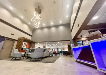 Holiday Inn Express Madison by IHG hotel thumbnail 2
