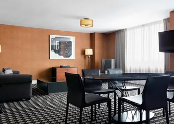 Le Méridien Charlotte hotel thumbnail 5