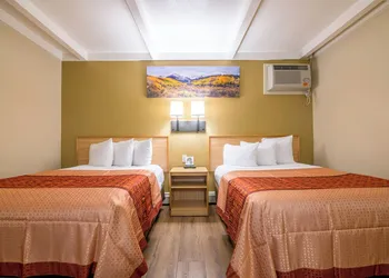 Glenwood Springs Cedar Lodge hotel thumbnail 2