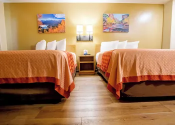 Glenwood Springs Cedar Lodge hotel thumbnail 3